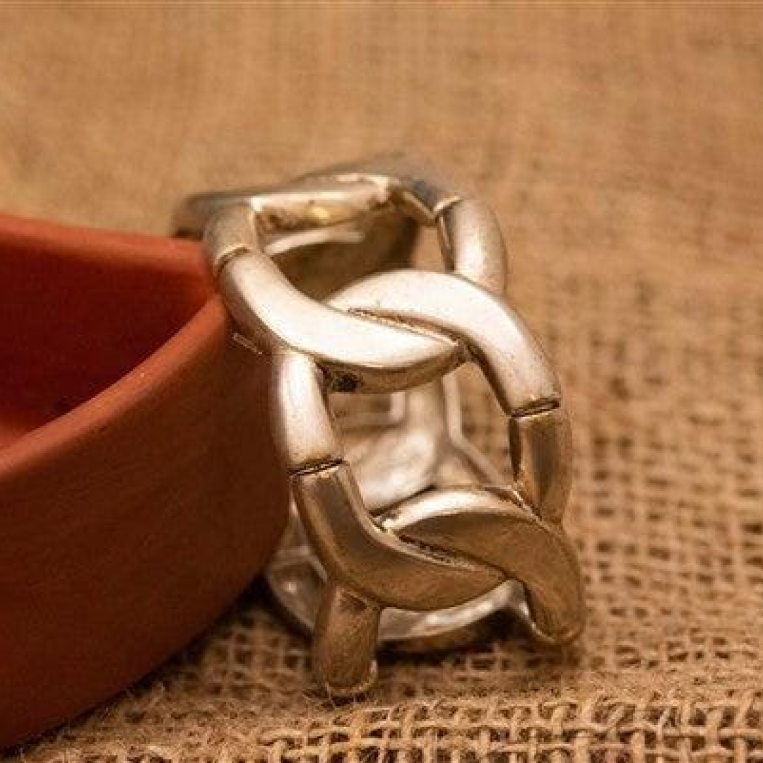 Bold Linked Bracelet (Adjustable)-1